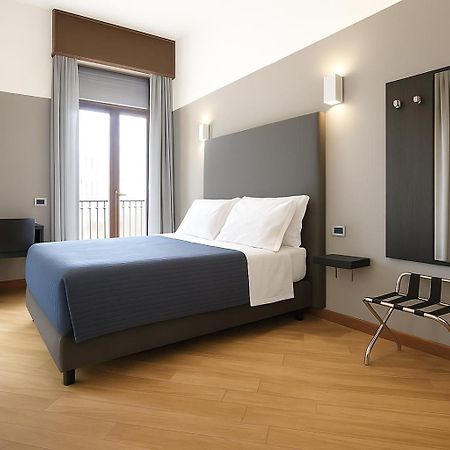 Hotel Piazza Carità Napoli Esterno foto